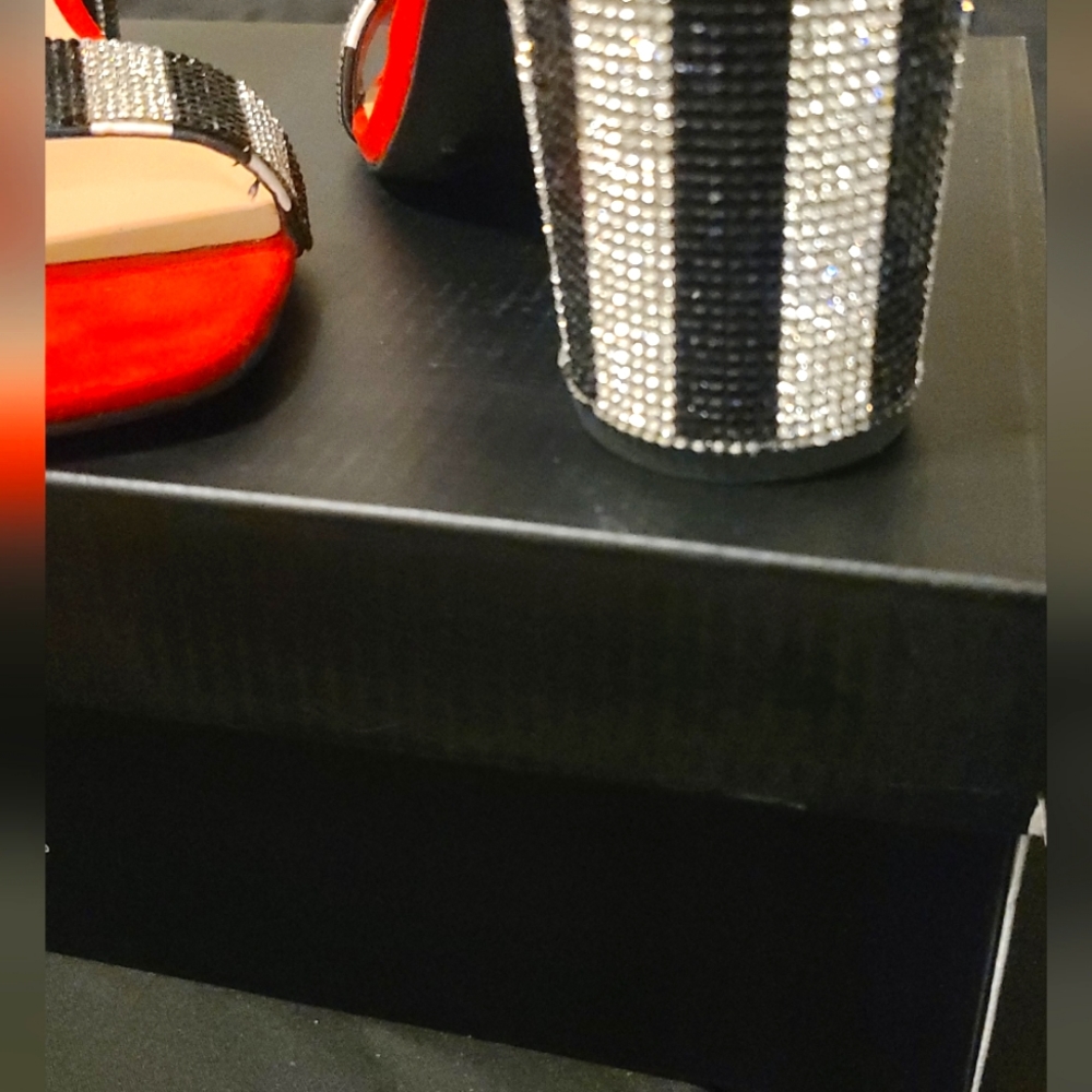Shoes - Picture 4 of 4